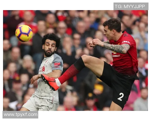 利物浦与曼联激战正酣图文直播全程回顾与精彩瞬间分享